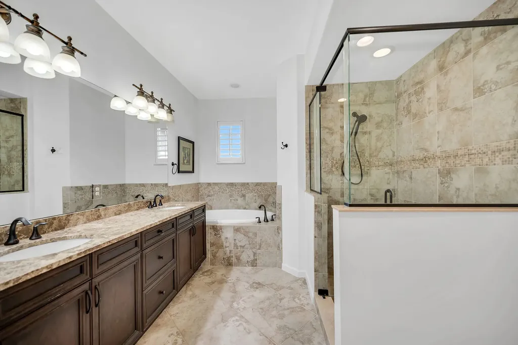 6689 Alden Woods Circle Naples FL 34113