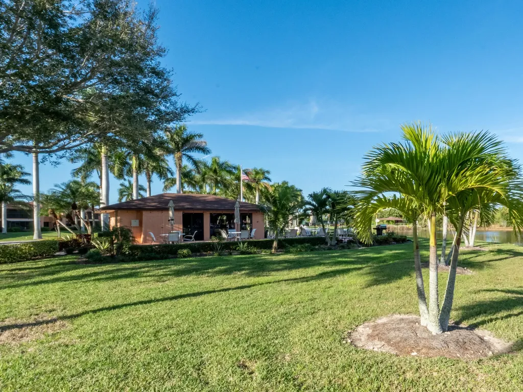 1532 Mainsail Drive Naples FL 34114