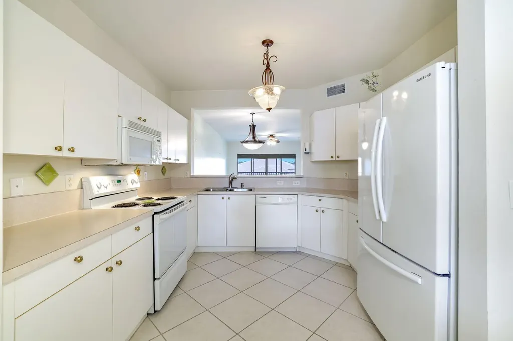 7839 Regal Heron Circle Naples FL 34104