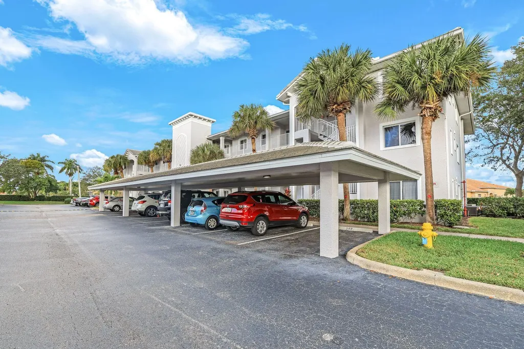 7839 Regal Heron Circle Naples FL 34104