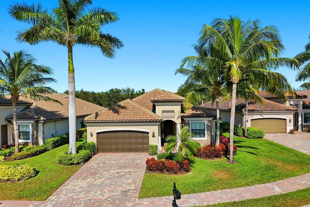 2906 Aviamar Circle Naples FL 34114