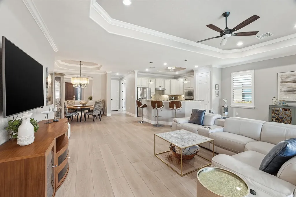 2906 Aviamar Circle Naples FL 34114