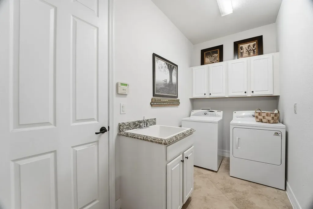 2906 Aviamar Circle Naples FL 34114