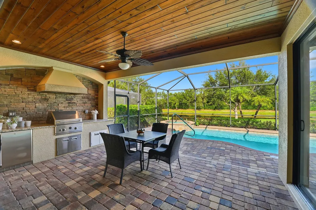 2906 Aviamar Circle Naples FL 34114