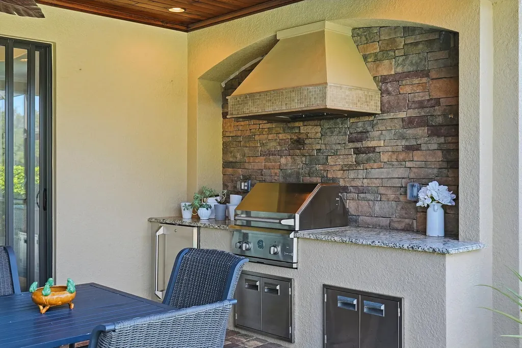 2906 Aviamar Circle Naples FL 34114