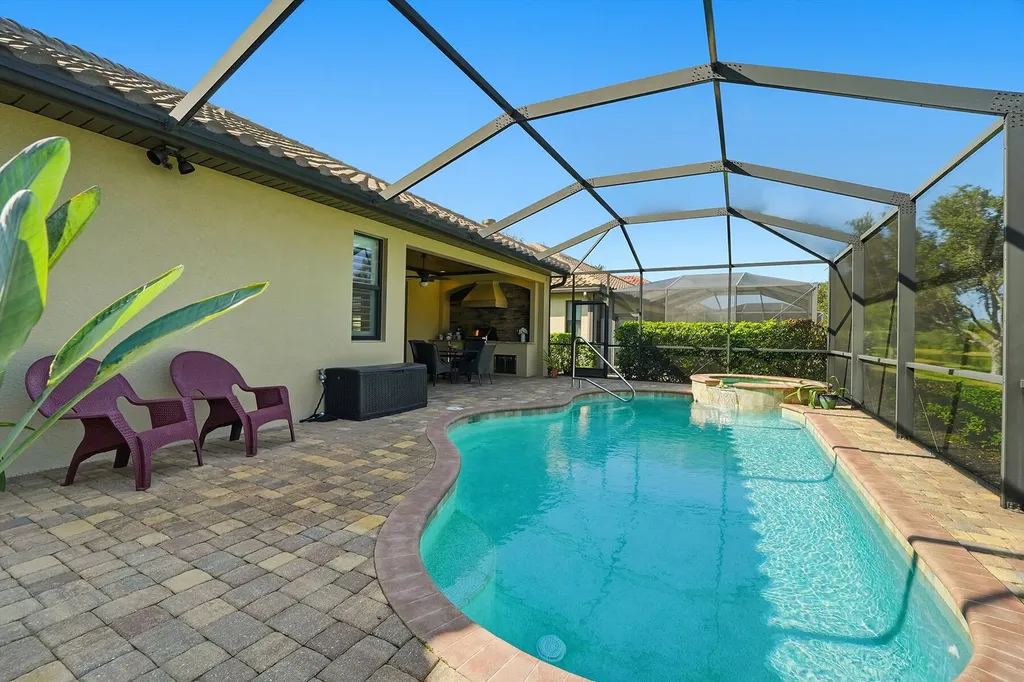 2906 Aviamar Circle Naples FL 34114