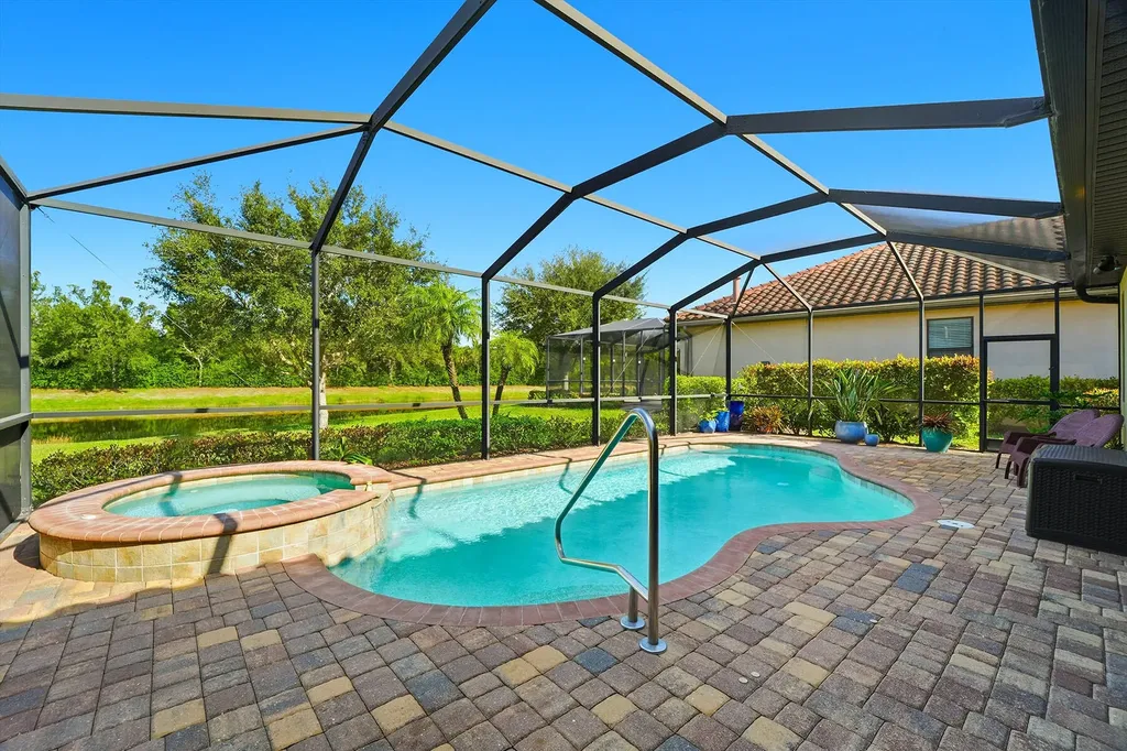 2906 Aviamar Circle Naples FL 34114