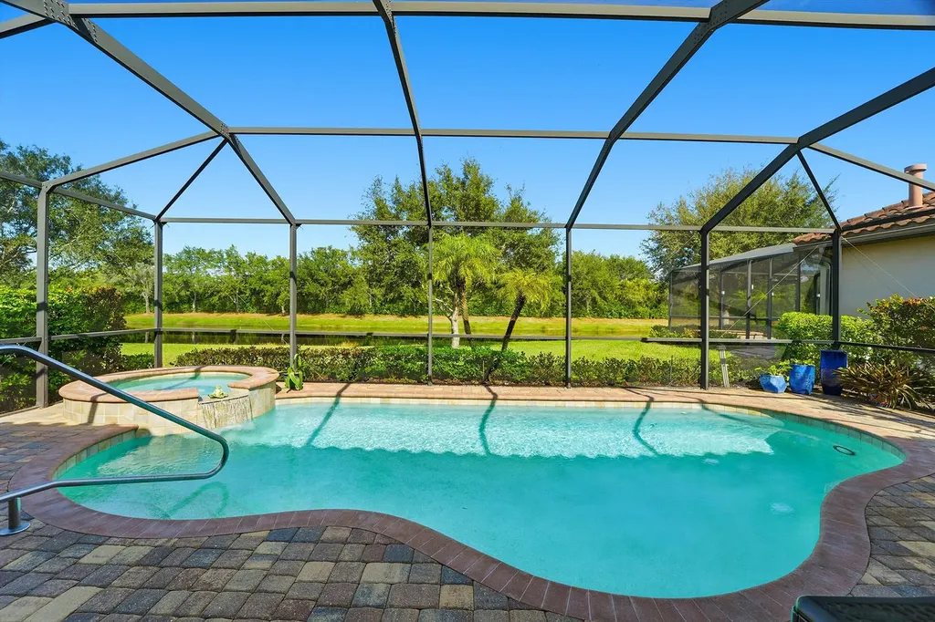 2906 Aviamar Circle Naples FL 34114