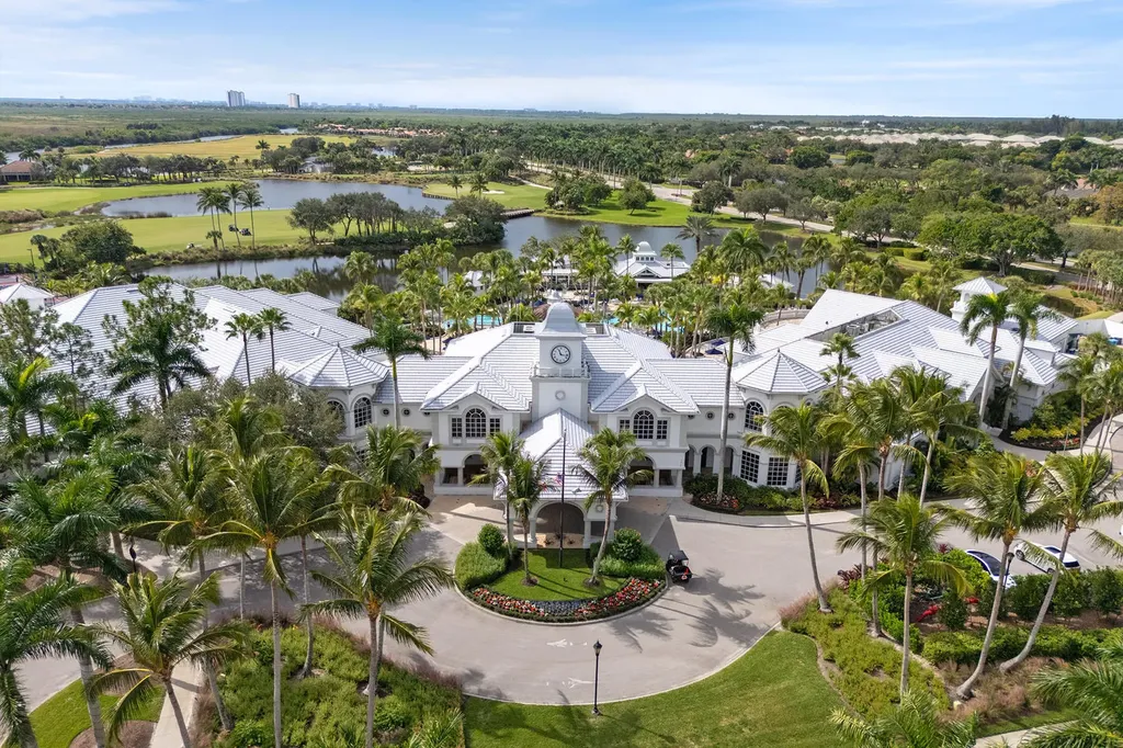 2906 Aviamar Circle Naples FL 34114