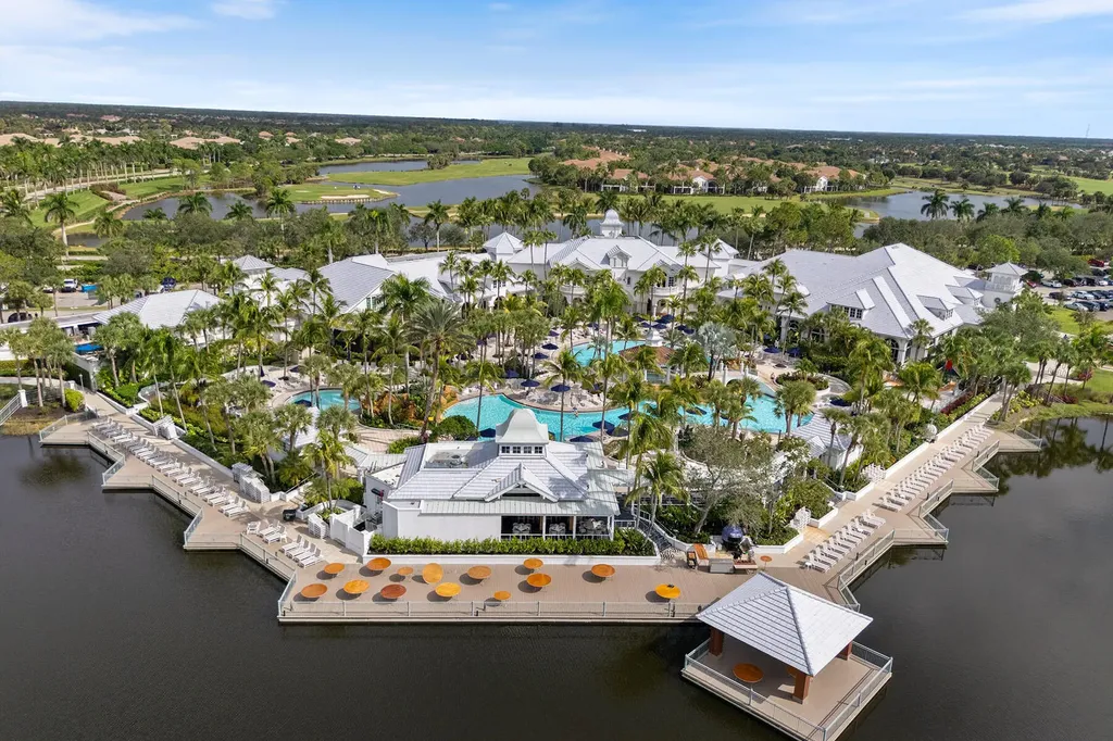 2906 Aviamar Circle Naples FL 34114