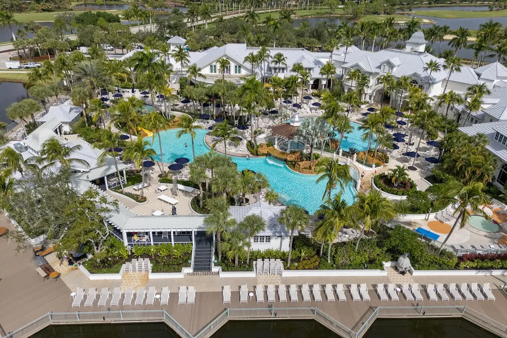 2906 Aviamar Circle Naples FL 34114