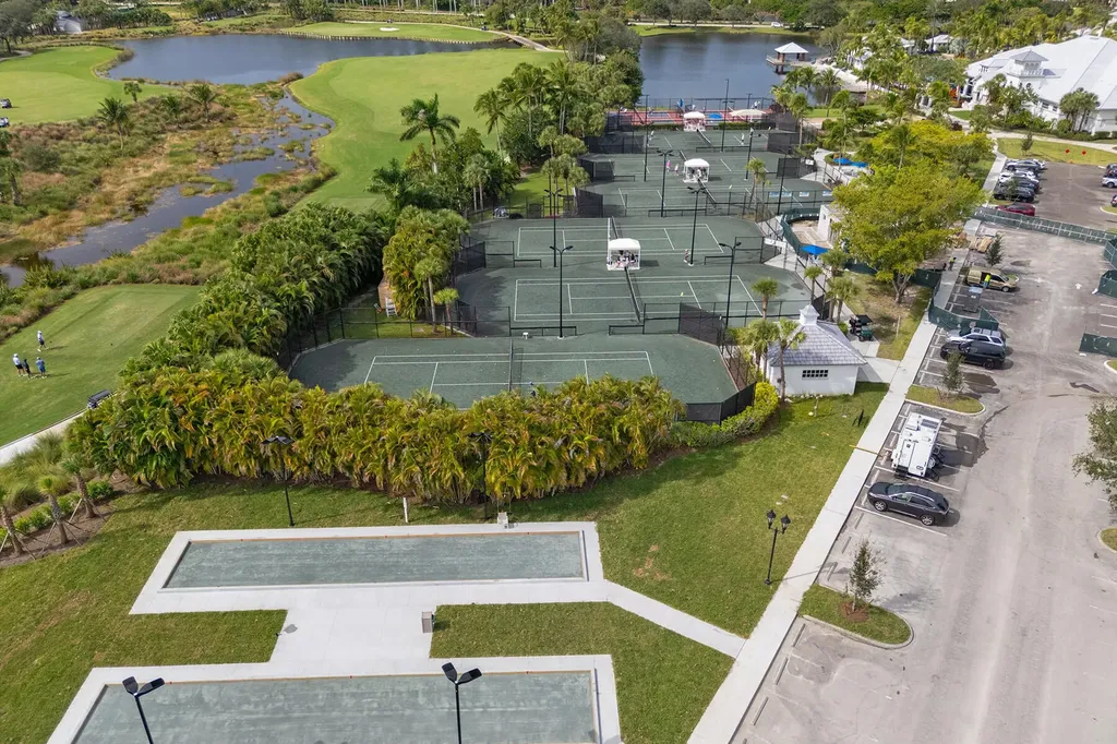 2906 Aviamar Circle Naples FL 34114