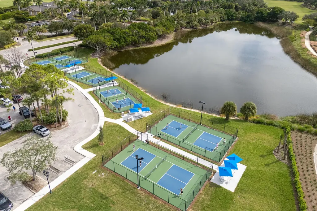 2906 Aviamar Circle Naples FL 34114