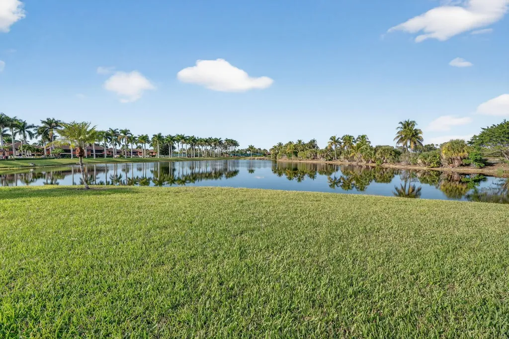 1544 Mainsail Drive Naples FL 34114