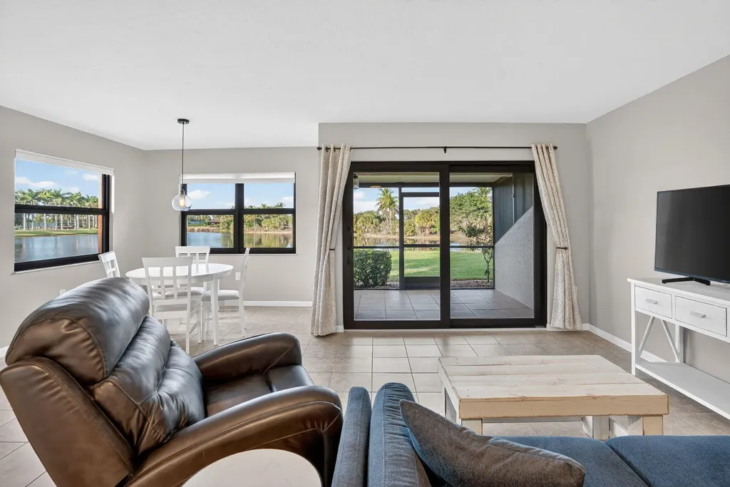 1544 Mainsail Drive Naples FL 34114