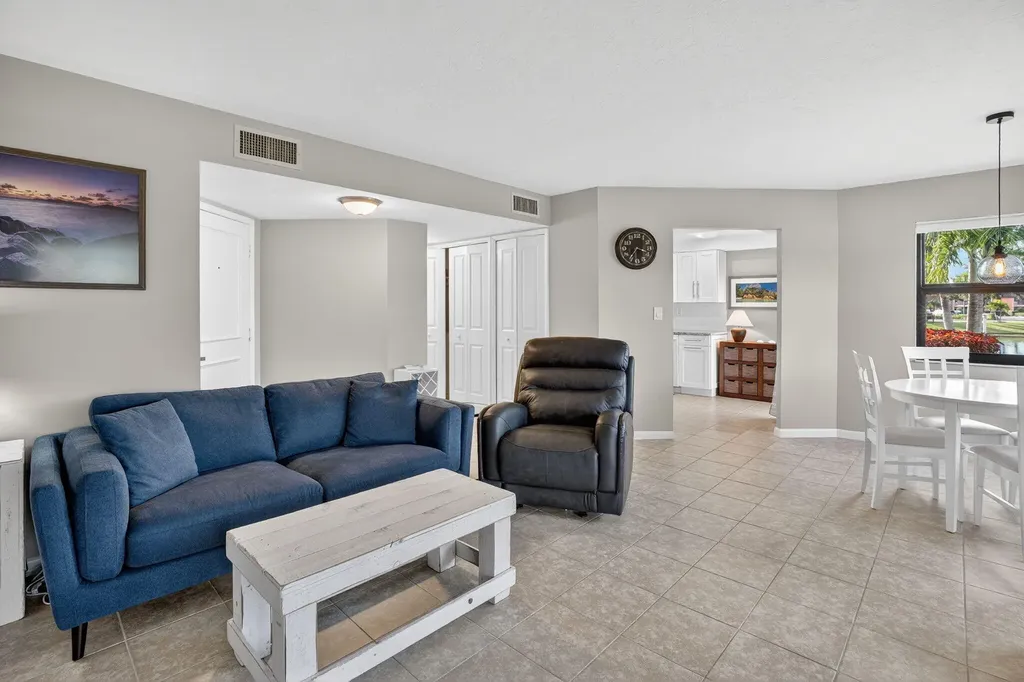 1544 Mainsail Drive Naples FL 34114