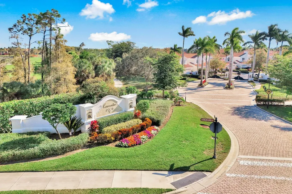 9002 Cascada Way Naples FL 34114