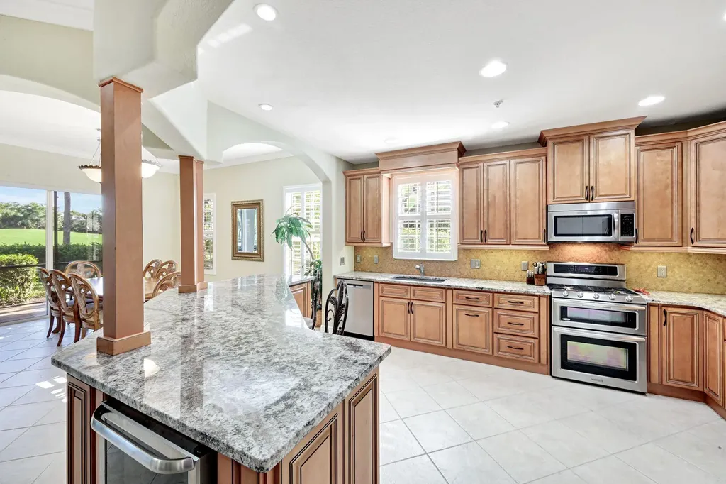 9002 Cascada Way Naples FL 34114