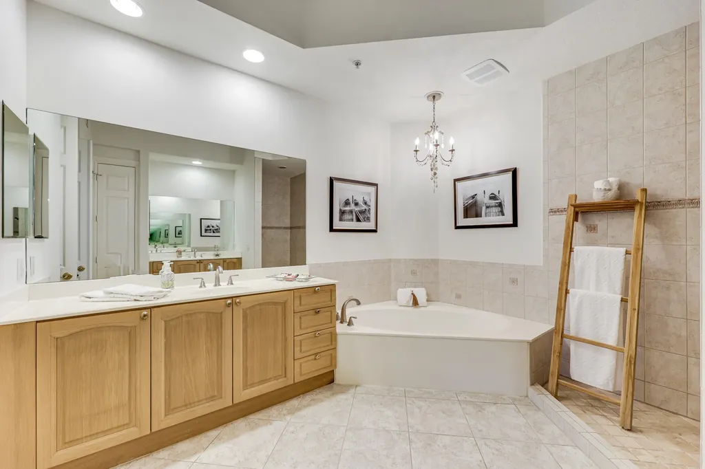 9002 Cascada Way Naples FL 34114
