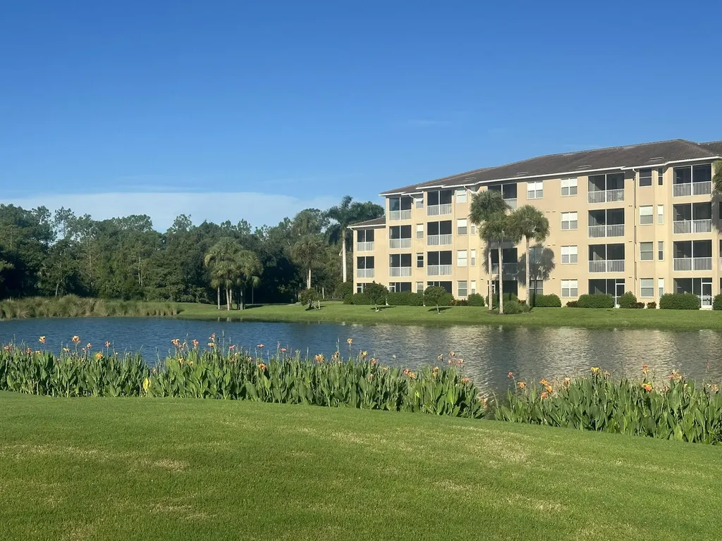 3760 Sawgrass Way Naples FL 34112