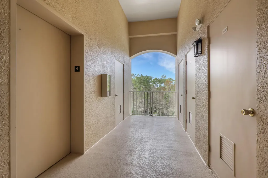 3760 Sawgrass Way Naples FL 34112