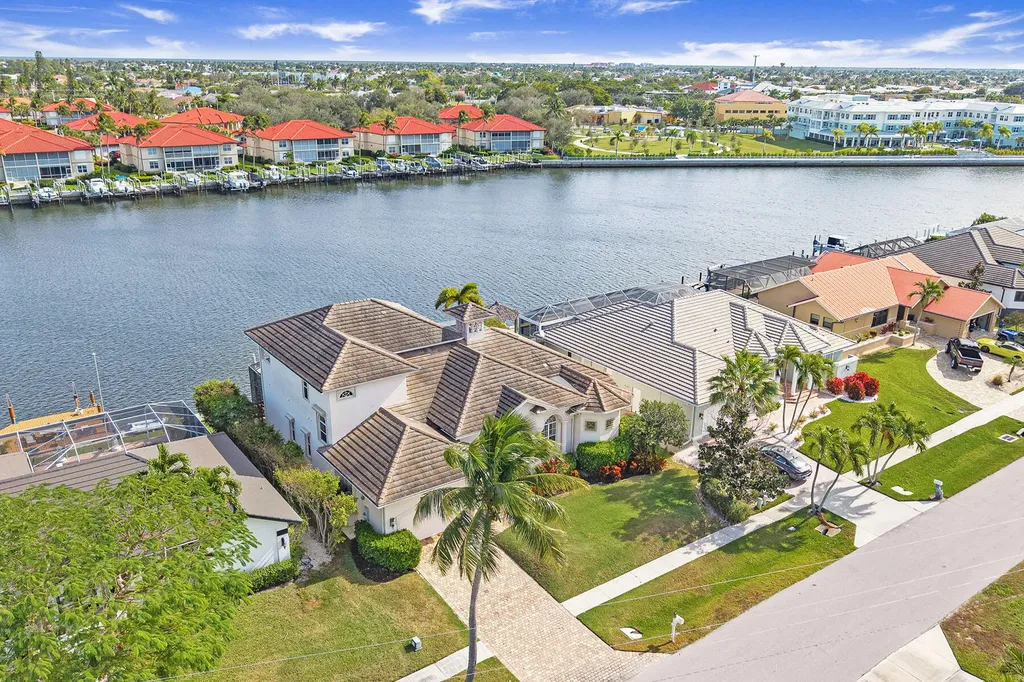 93 S Seas Marco Island FL 34145