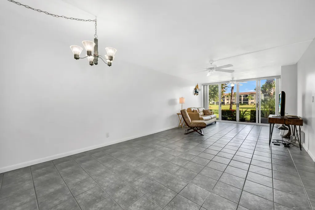 1086 Forest Lakes Drive Naples FL 34105