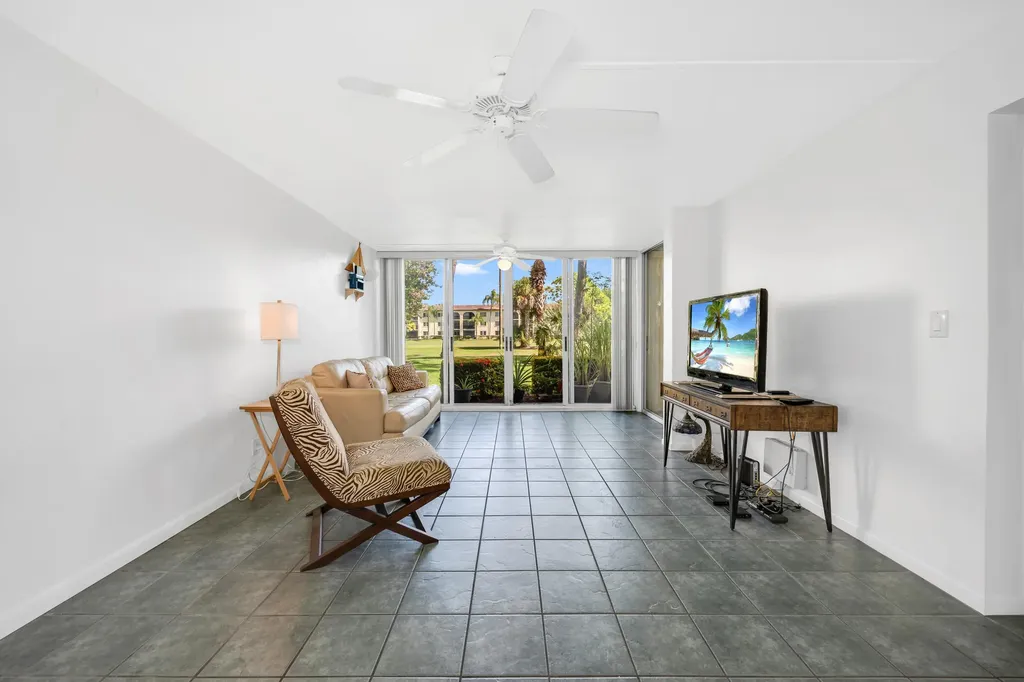 1086 Forest Lakes Drive Naples FL 34105