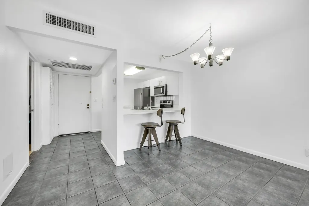 1086 Forest Lakes Drive Naples FL 34105