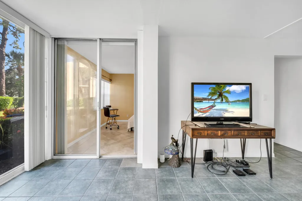 1086 Forest Lakes Drive Naples FL 34105