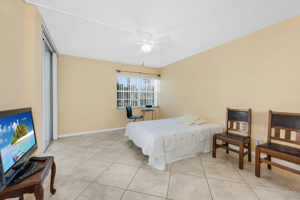 1086 Forest Lakes Drive Naples FL 34105