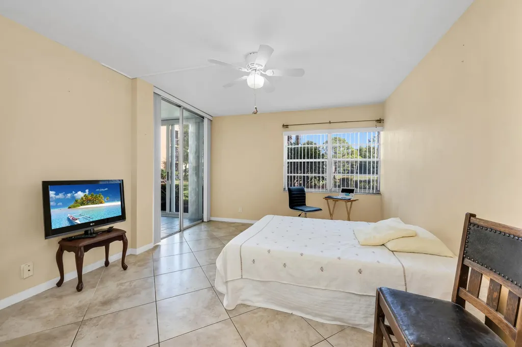 1086 Forest Lakes Drive Naples FL 34105