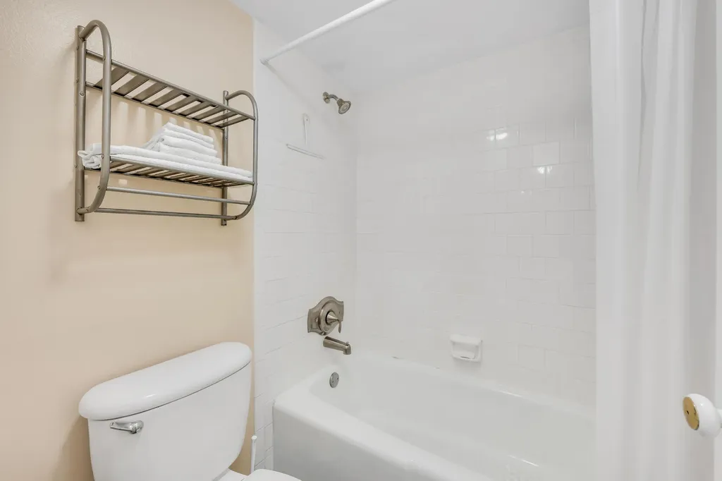 1086 Forest Lakes Drive Naples FL 34105