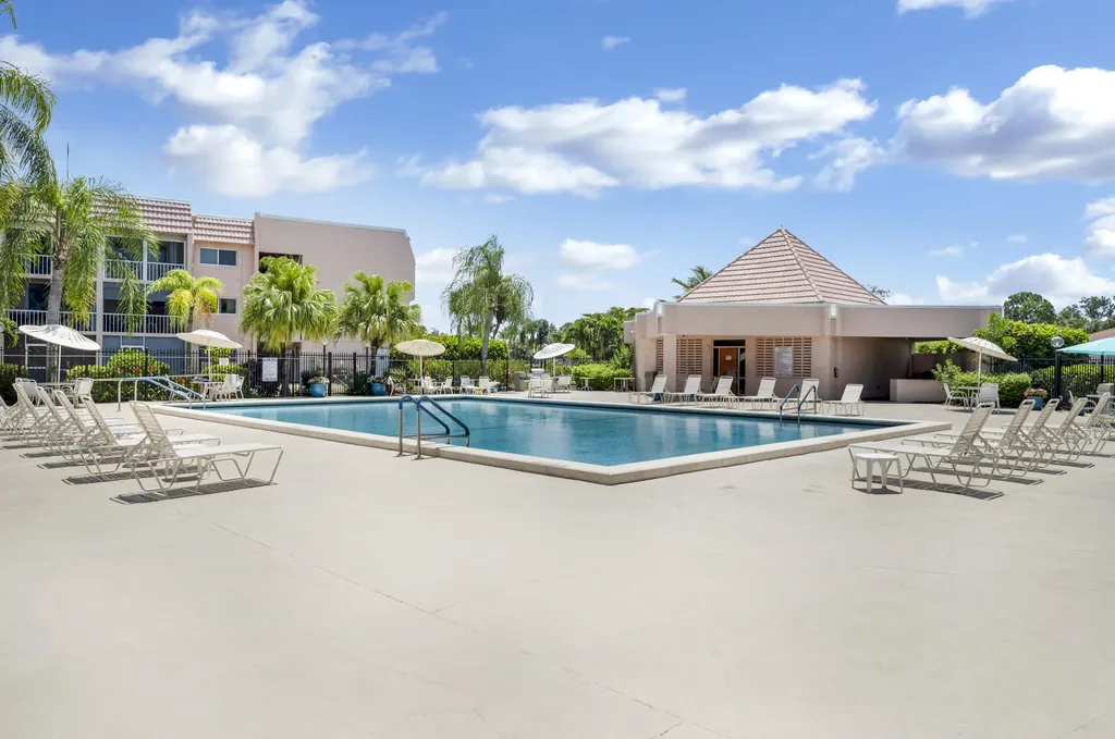 1086 Forest Lakes Drive Naples FL 34105