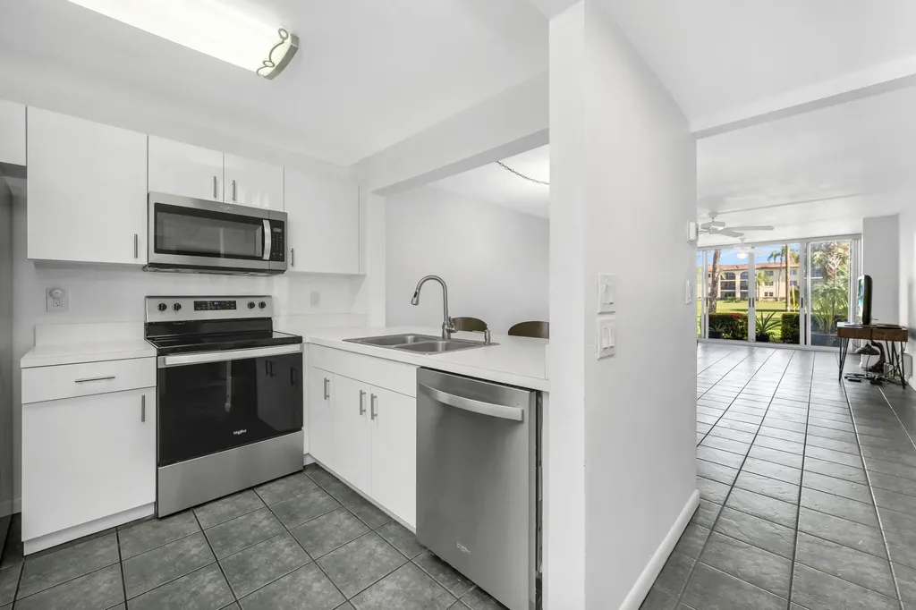 1086 Forest Lakes Drive Naples FL 34105