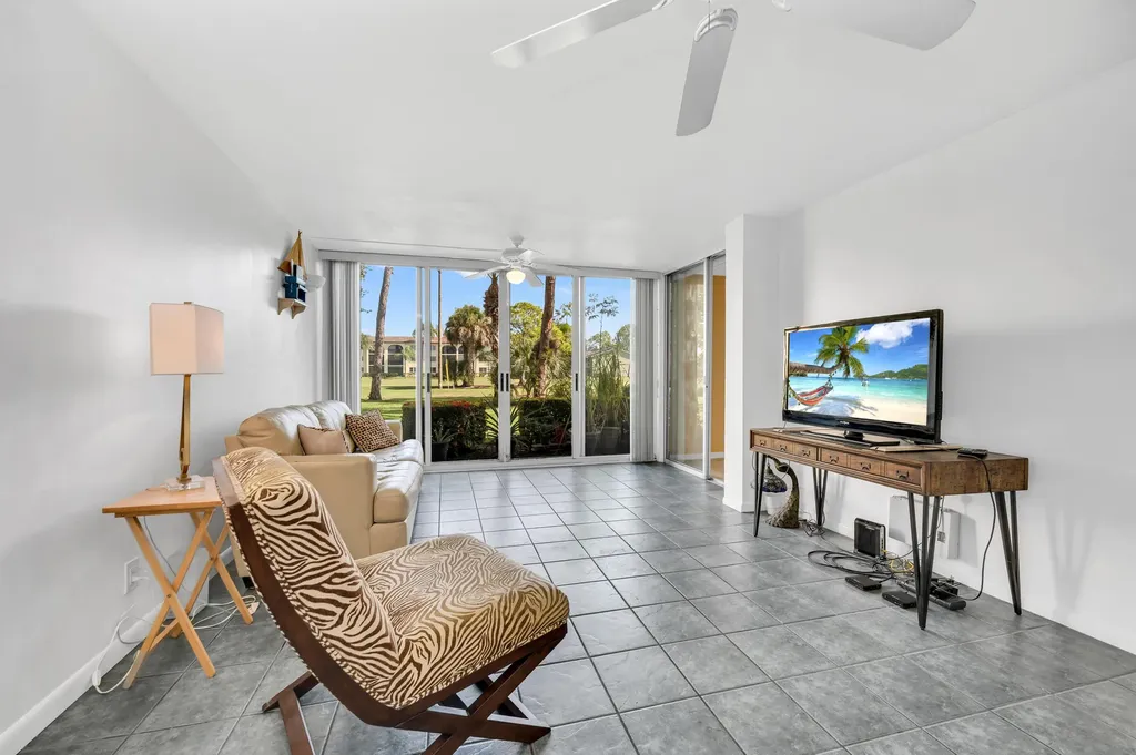 1086 Forest Lakes Drive Naples FL 34105