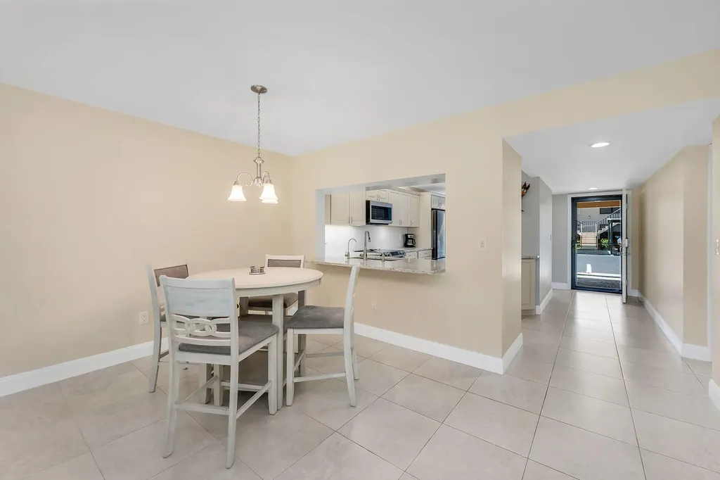 236 Pebble Beach Circle Naples FL 34113