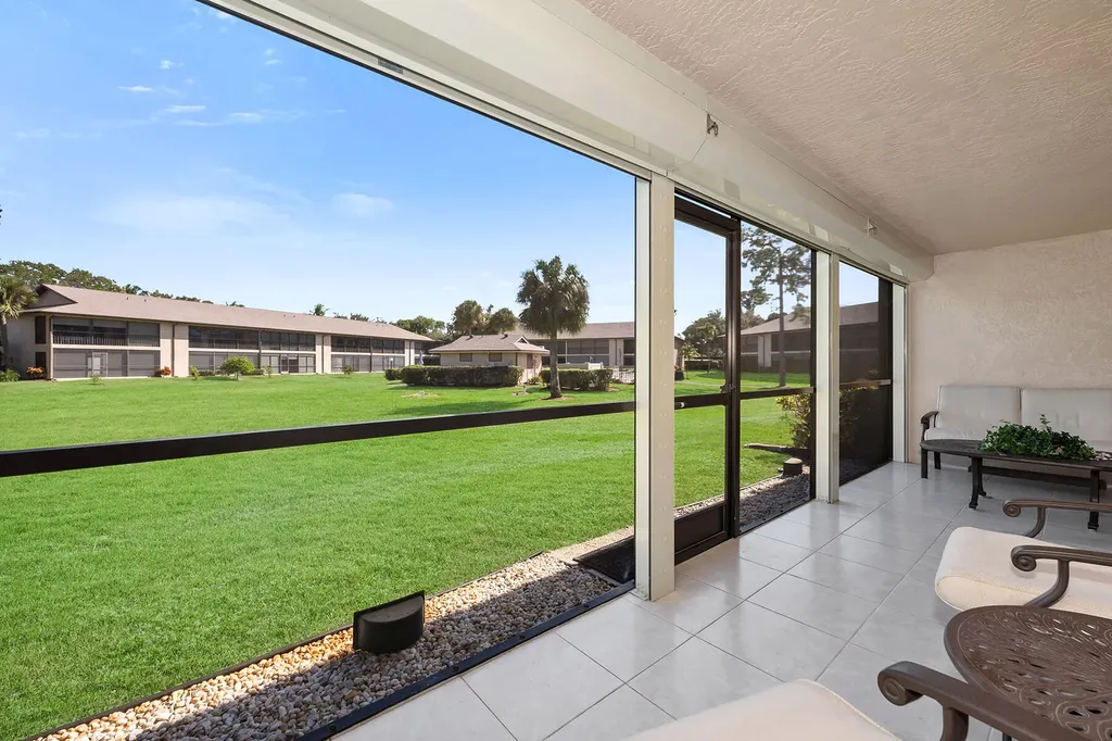 236 Pebble Beach Circle Naples FL 34113