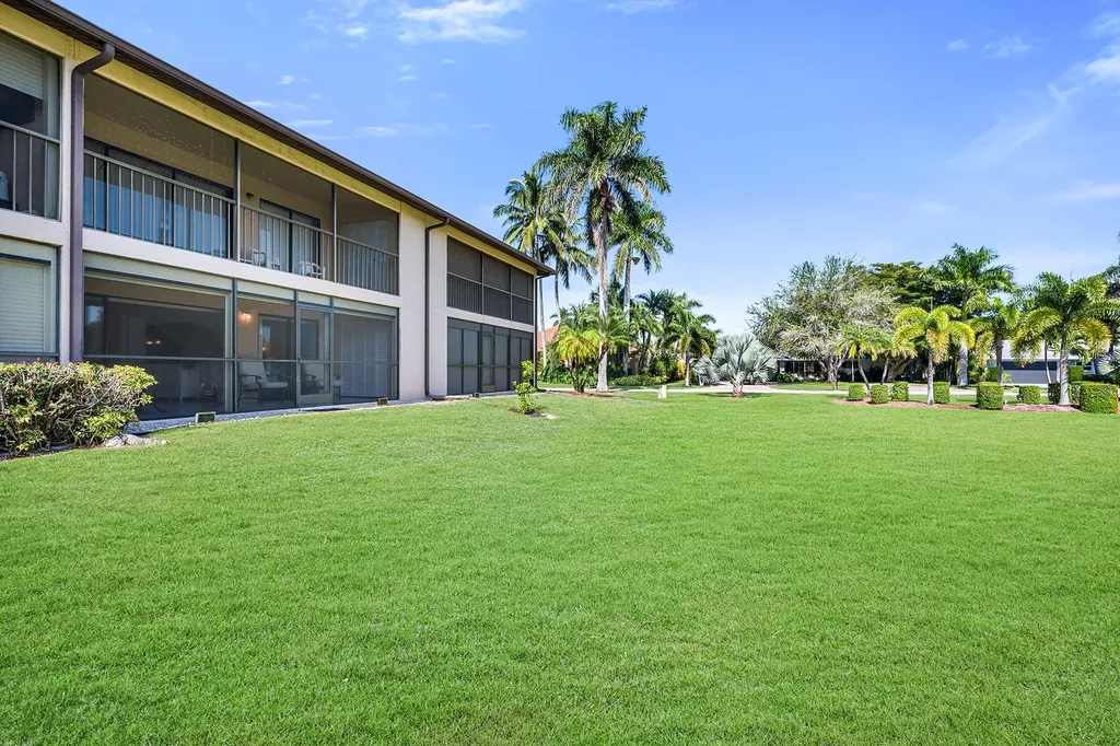 236 Pebble Beach Circle Naples FL 34113