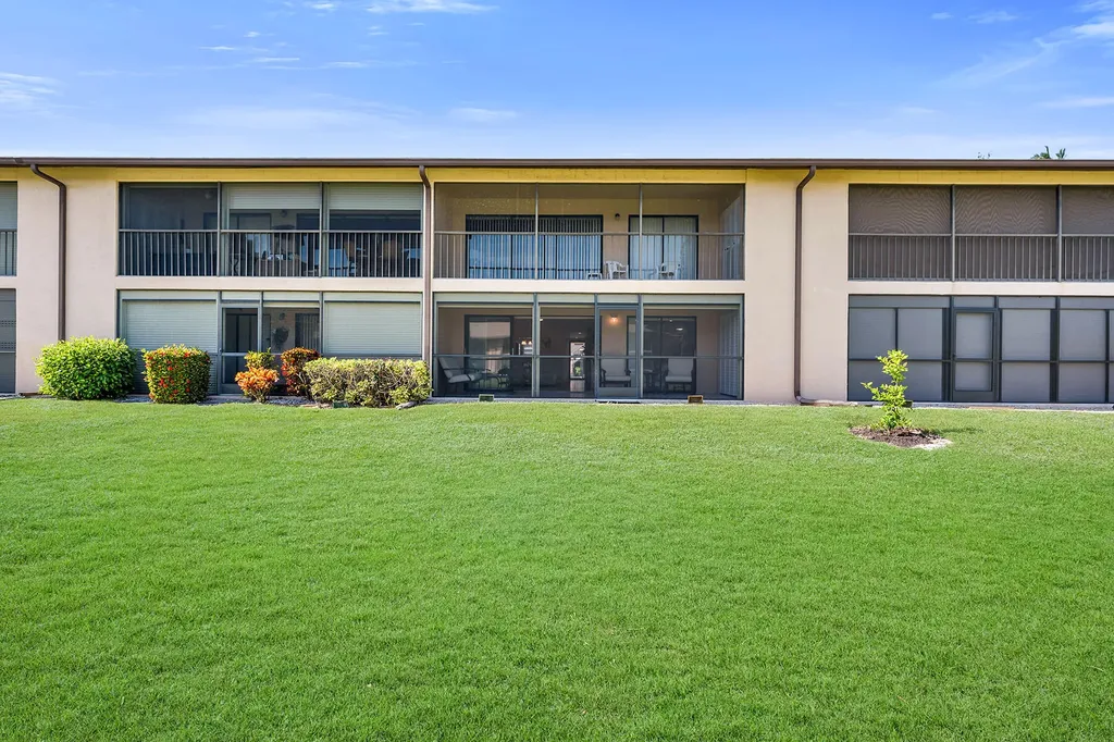 236 Pebble Beach Circle Naples FL 34113