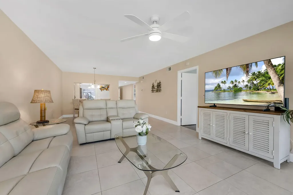 236 Pebble Beach Circle Naples FL 34113