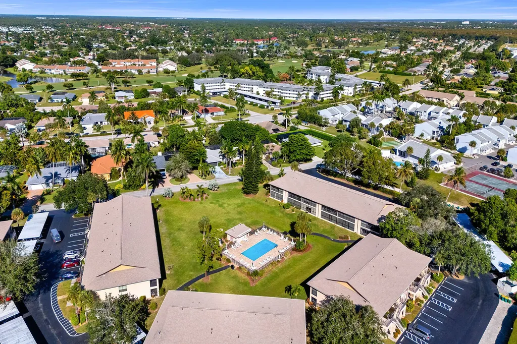 236 Pebble Beach Circle Naples FL 34113