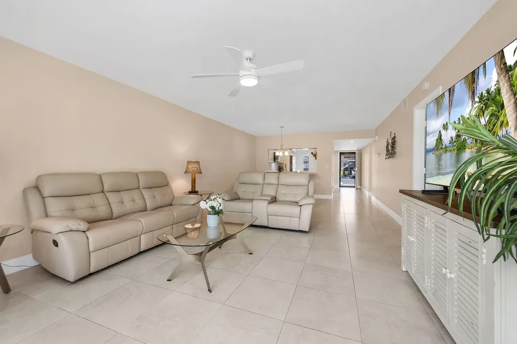 236 Pebble Beach Circle Naples FL 34113