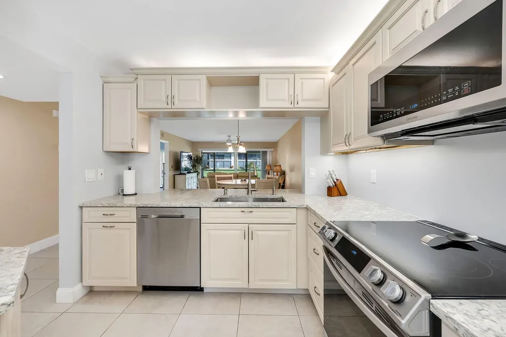 236 Pebble Beach Circle Naples FL 34113