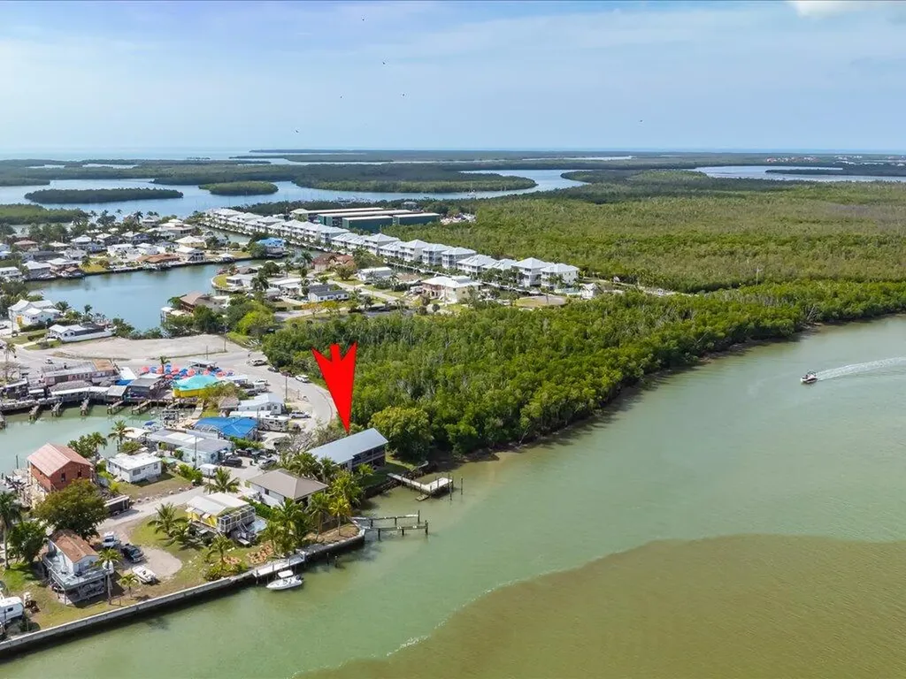 230 Harbor Place N Goodland FL 34140