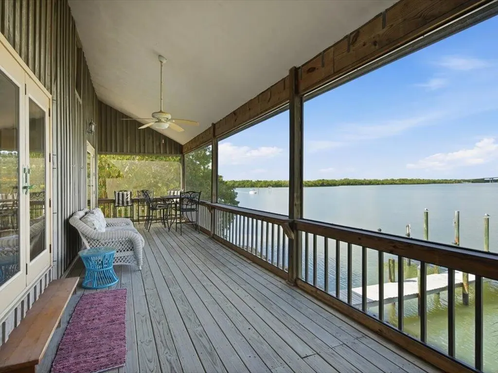 230 Harbor Place N Goodland FL 34140