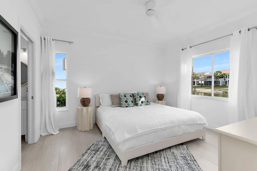 700 Saratoga Circle Naples FL 34104