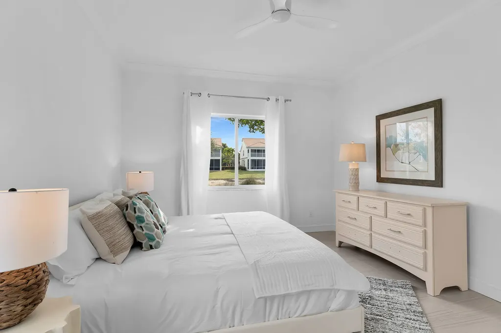 700 Saratoga Circle Naples FL 34104