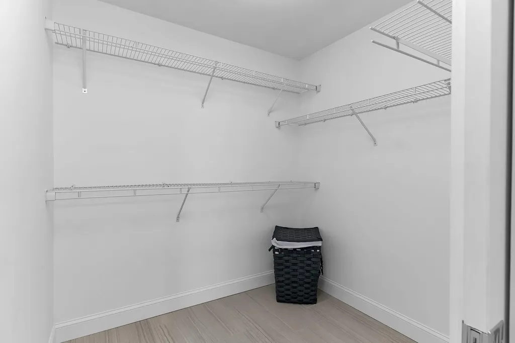 700 Saratoga Circle Naples FL 34104