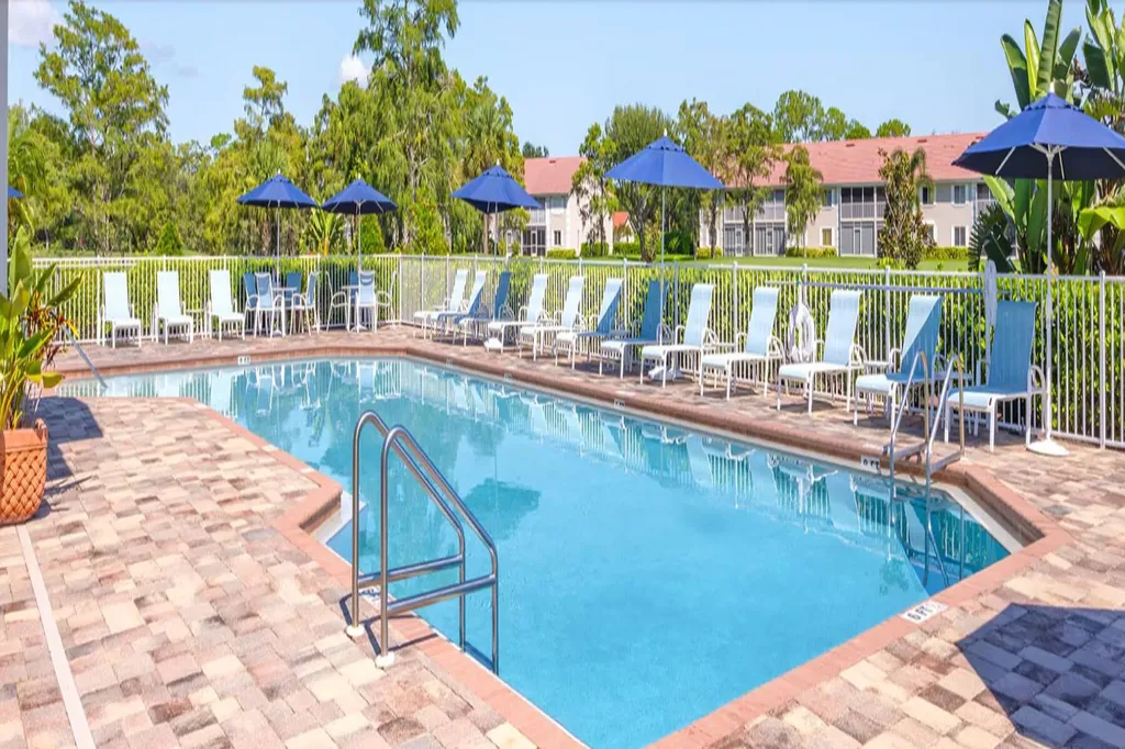 700 Saratoga Circle Naples FL 34104